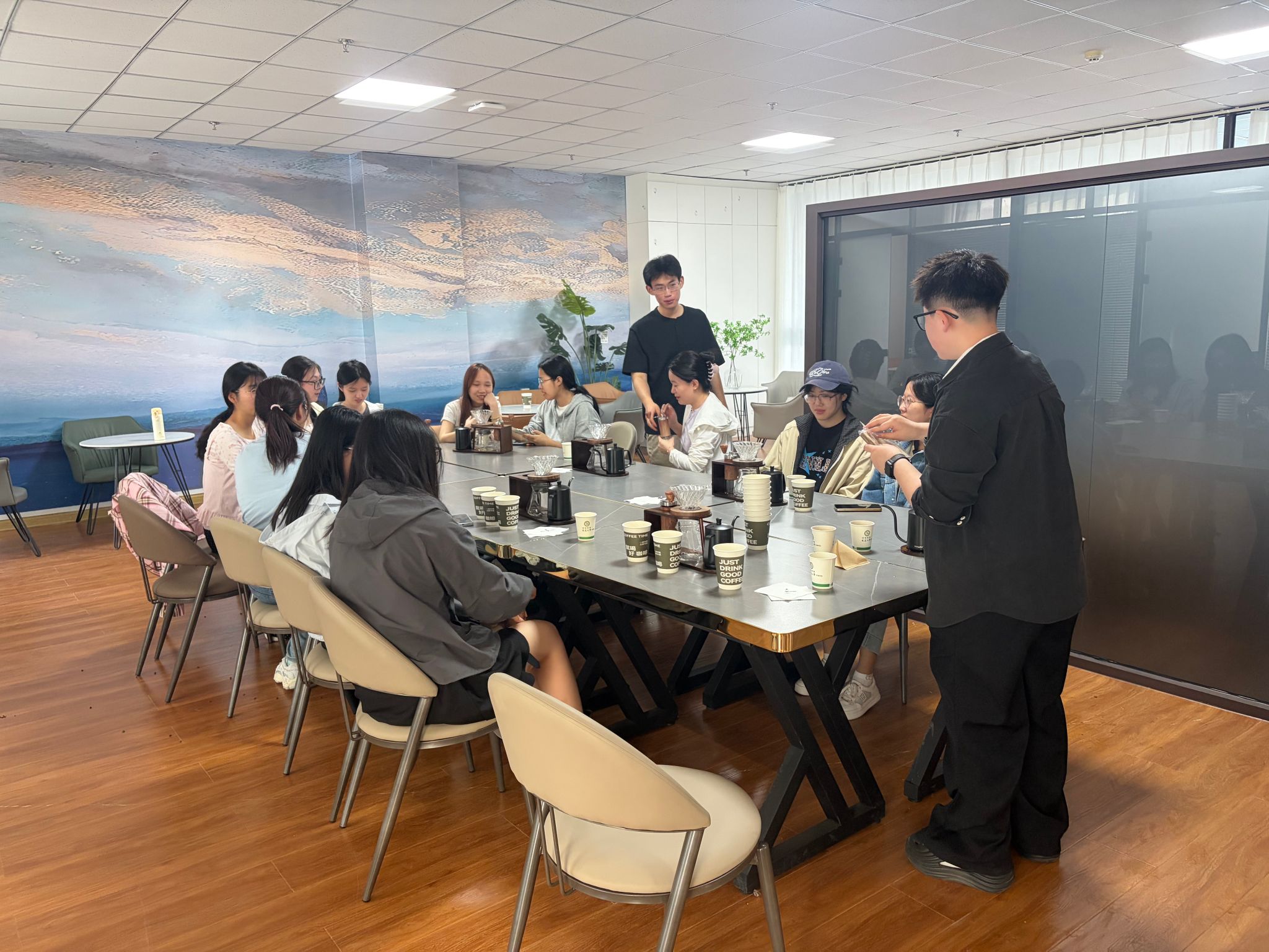 延边大学珲春校区开展青年夜校第二期(咖啡知识讲解)活动